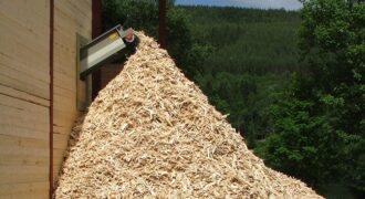 Scanhugger-produces-high-quality-wood-chips-from-perfected-wood-shredders-1